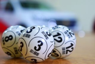 Anciana gana m&aacute;s de 12.000 d&oacute;lares a la loter&iacute;a