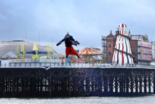 V&iacute;deo viral: Este Iron Man de la vida real bate un nuevo r&eacute;cord de velocidad con su 'jetpack'