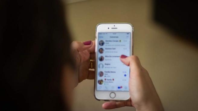 &iquest;C&oacute;mo activar en Whatsapp el desbloqueo por huella y el escudo contra grupos indeseados?