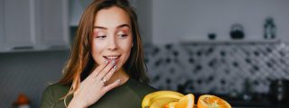 Los 5 mitos sobre la fruta que te has tragado crudos