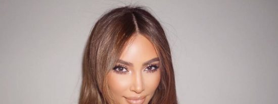 Kim Kardashian te ense&ntilde;a a presumir de escote sin que se note que llevas sujetador
