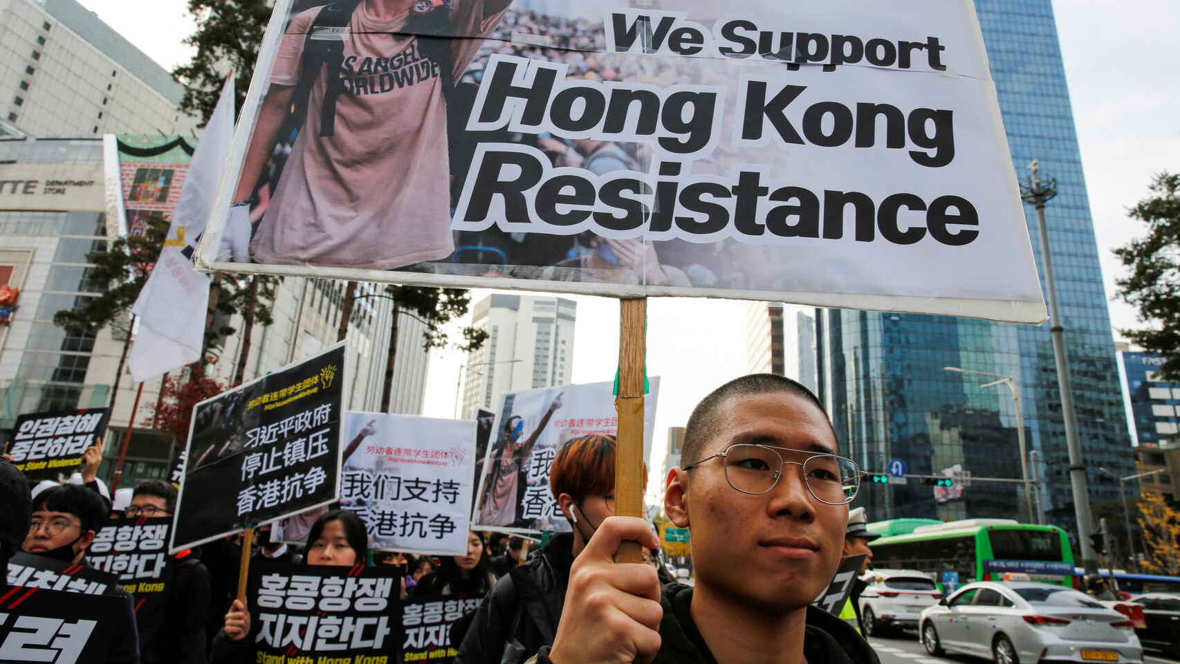 El movimiento pro democracia de Hong Kong logra una aplastante victoria en las elecciones locales