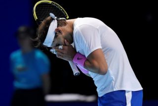 Un gigantesco Zverev 'corre a palos' de Rafa Nadal en su debut en la Copa de Maestros