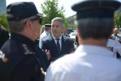 Marlaska deja tiritando a la Policía Nacional en Barcelona con su endeble respuesta a la exigencia de los podemitas y golpistas