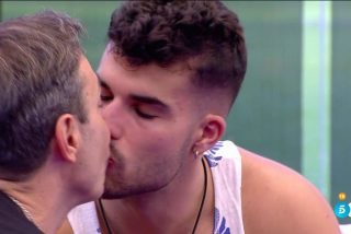 La exclusiva m&aacute;s absurda de la historia: Pol Bad&iacute;a (&lsquo;GH VIP 7&rsquo;) confiesa que el Maestro Joao le salv&oacute; de la adicci&oacute;n al sexo