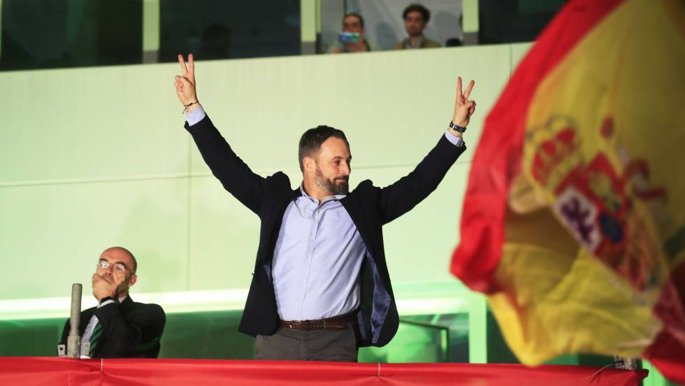 S&aacute;nchez sigue en manos de los comunistas y los independentistas, pero el ascenso de VOX es un rayo de esperanza