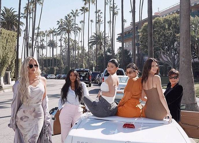 Belleza: &iquest;Qui&eacute;n est&aacute; detr&aacute;s de los estilismos de las Kardashian?