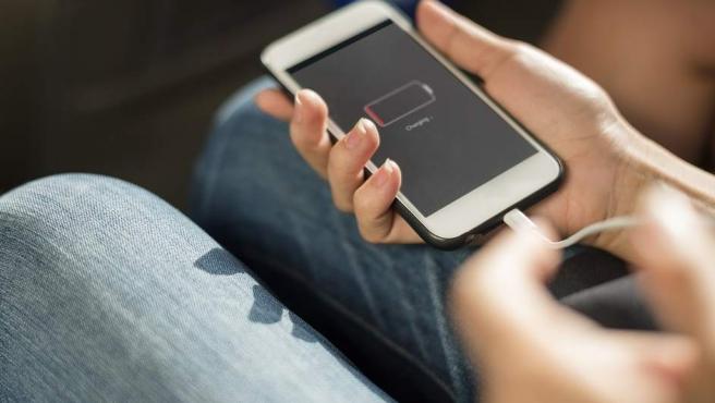 Los mejores trucos para que la batería de tu móvil se cargue más rápido