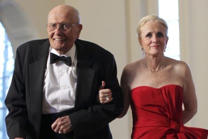 &iexcl;Feo, muy feo!: Trump se burla as&iacute; del fallecido esposo de una dem&oacute;crata que vot&oacute; a favor del 'impeachment'