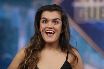 Amaia Romero, con picardías y en la cama: su sensual posado para felicitar la Navidad