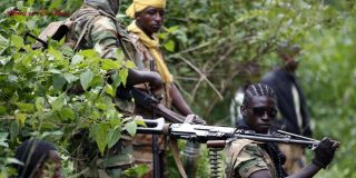 Un grupo de separatistas de Camerún tirotea a un avión de pasajeros cuando aterrizaba