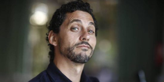 Paco León dice que ‘Élite’ es una “mierda” y el creador de la serie le contesta de manera brutal