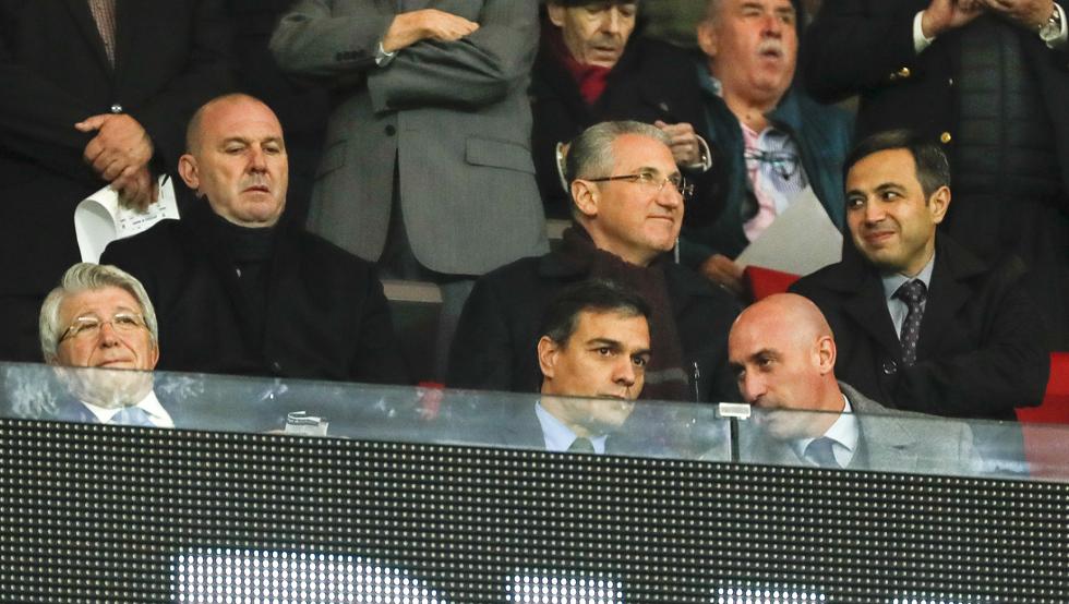 Invitada VIP cuenta en COPE c&oacute;mo abochorn&oacute; en p&uacute;blico a Pedro S&aacute;nchez: &ldquo;No pactes con el 'coletas'&rdquo;