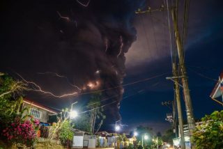 Filipinas: las impactantes im&aacute;genes de la erupci&oacute;n del volc&aacute;n Taal