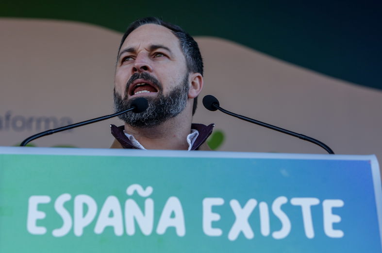 VOX le da una lección magistral a la progresía española: "Al colegio se va a aprender matemáticas, no juegos eróticos"