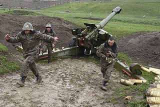 Armenia acusa a Azerbaiy&aacute;n de atacar zonas civiles para ocupar una ciudad &ldquo;clave&rdquo;