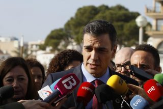 S&aacute;nchez tira de prepotencia cuando le preguntan si mantendr&aacute; su reuni&oacute;n con el inhabilitado Torra: "Hoy toca hablar del temporal"