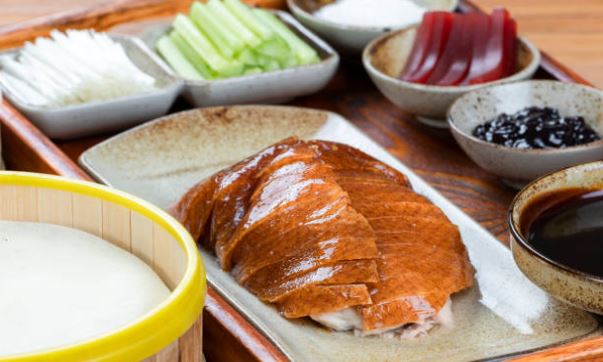 Pato a la pekinesa o laqueado