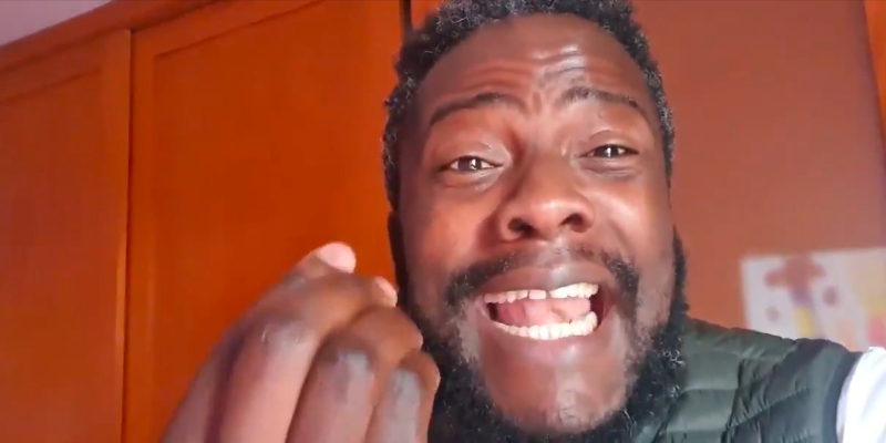 Bertrand Ndongo, 'el negro de VOX', lleva meses recibiendo amenazas de muerte mientras la izquierda enmudece