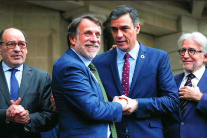 El due&ntilde;o de Planeta, a los arrumacos con S&aacute;nchez: Crehueras pone laSexta y La Raz&oacute;n a su servicio a cambio de que no toque la reforma laboral