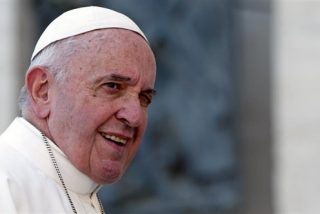 El Papa no se tapa y felicita a un grupo de peruanos por la llegada al poder del comunista Castillo