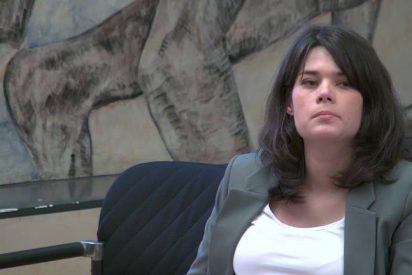 La frase que sentencia a la 'acosa polic&iacute;as' Isa Serra: "Tu hijo deber&iacute;a tener una pistola y dispararte a la cabeza"