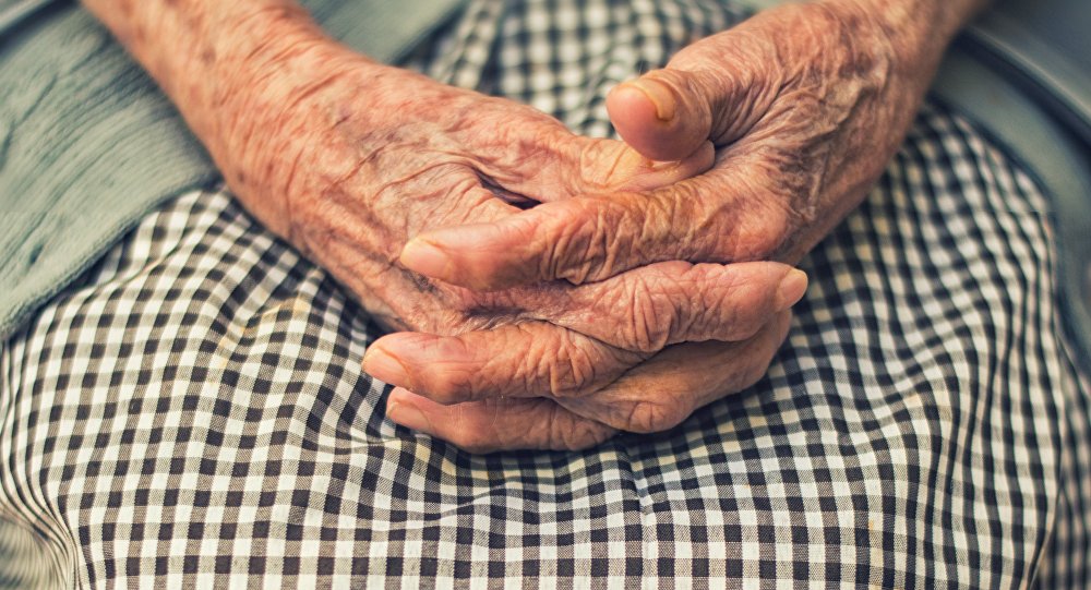Beatriz Pi&ntilde;ero Fern&aacute;ndez : "Mi abuela muri&oacute; sola, en un hospital, sin saber nada de su familia"