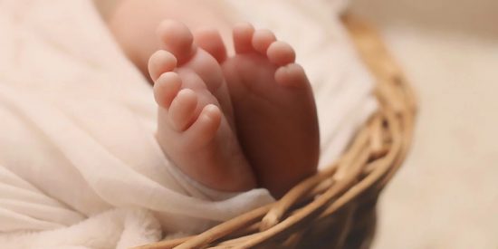 Beb&eacute;: los padres de la criatura metieron el cuerpo en una bolsa y la lastraron con piedras antes de tirarlo al r&iacute;o