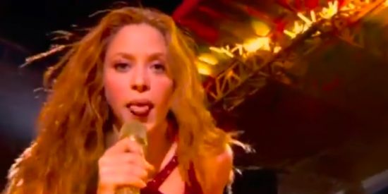Super Bowl: El viral lengüetazo de Shakira en la final que arrasa en redes sociales