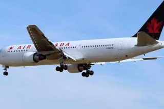 &Uacute;ltima hora: P&aacute;nico en Madrid por un avi&oacute;n de Air Canad&aacute; que vuela &lsquo;rozando&rsquo; los edificios