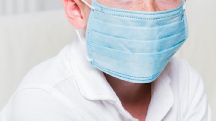 Coronavirus: el drama del ni&ntilde;o espa&ntilde;ol de 4 a&ntilde;os que s&iacute; necesita mascarilla para vivir y puede quedarse sin ella