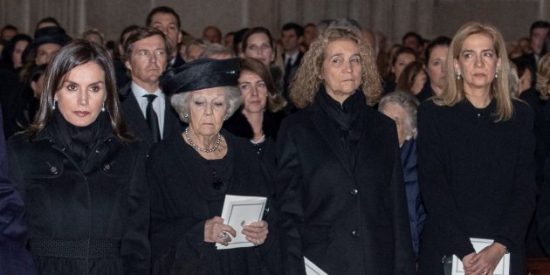 Una imagen que recoge la tensión vivida durante el Funeral Doña Pilar.