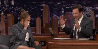 Jennifer L&oacute;pez rompe a llorar al hablar de su show con Shakira en el Super Bowl