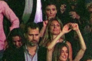 Pol&eacute;mica en Casa Real: filtran la t&oacute;rrida juerga nocturna de Do&ntilde;a Letizia con un famoso republicano