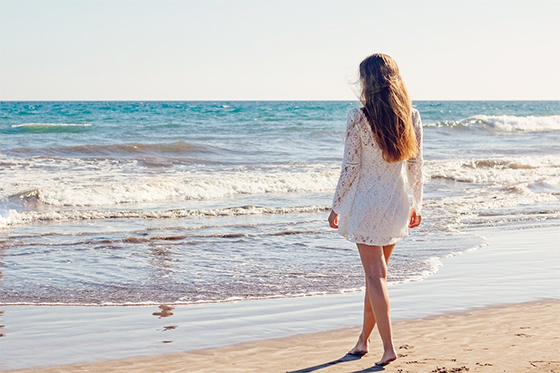 Mujer en la playa