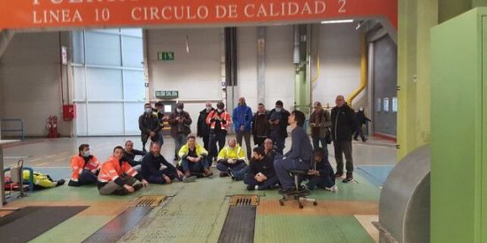 Insurrecci&oacute;n en la f&aacute;brica de Mercedes-Benz en Vitoria: empleados exigen el cierre por coronavirus