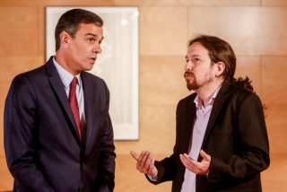 Pablo Iglesias y la 'banda de la tarta' asaltan el Gobierno y Pedro S&aacute;nchez sigue durmiendo