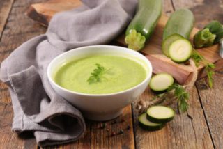 Crema de calabac&iacute;n, dos recetas f&aacute;ciles