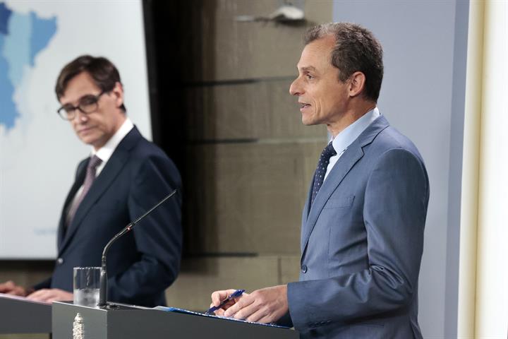 El astronauta Pedro Duque se lava las manos: espera que todos los españoles asuman como propios los errores del Gobierno