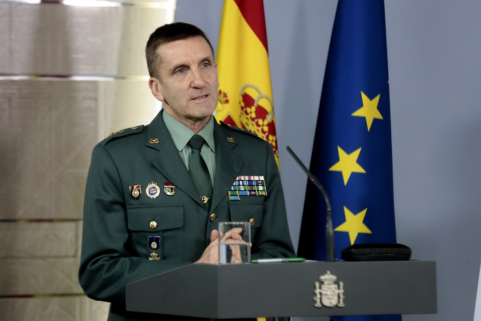 Un general en la guerra de las naranjas y los limones: el covid-19 es una fiesta