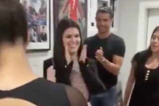 Cristiano Ronaldo, de fiesta en plena cuarentena: le cazan en una multitudinaria celebraci&oacute;n fuera de su casa