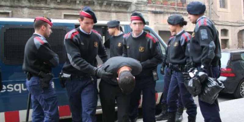 Los Mossos neutralizan una célula yihadista que preparaba un atentado con explosivos en Barcelona