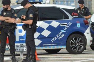 Polic&iacute;a de Vigo 'muele a palos' a Abel Caballero: "Pone 12 millones de luces en Navidad y no nos protege del coronavirus"