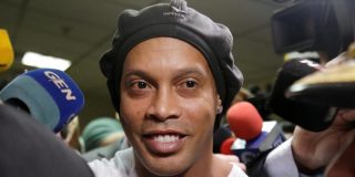 "Ronaldinho": Netflix revela la sonrisa y los secretos del mago del bal&oacute;n