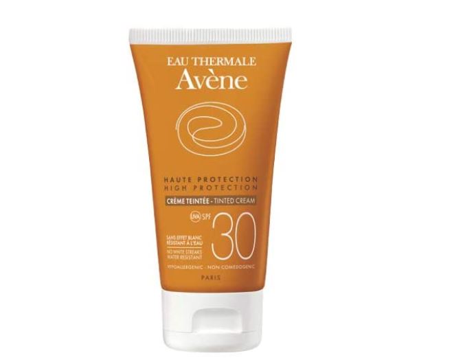 crema solar con color de Avene