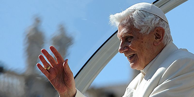 Benedicto XVI: "La sociedad moderna está formulando un credo anticristiano"