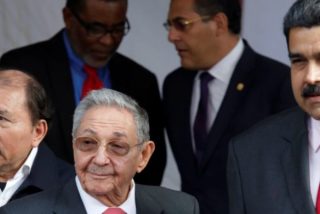 Esclavitud, amenazas y persecuci&oacute;n: la maquinaria represiva de Venezuela, Cuba y Nicaragua en tiempos de coronavirus