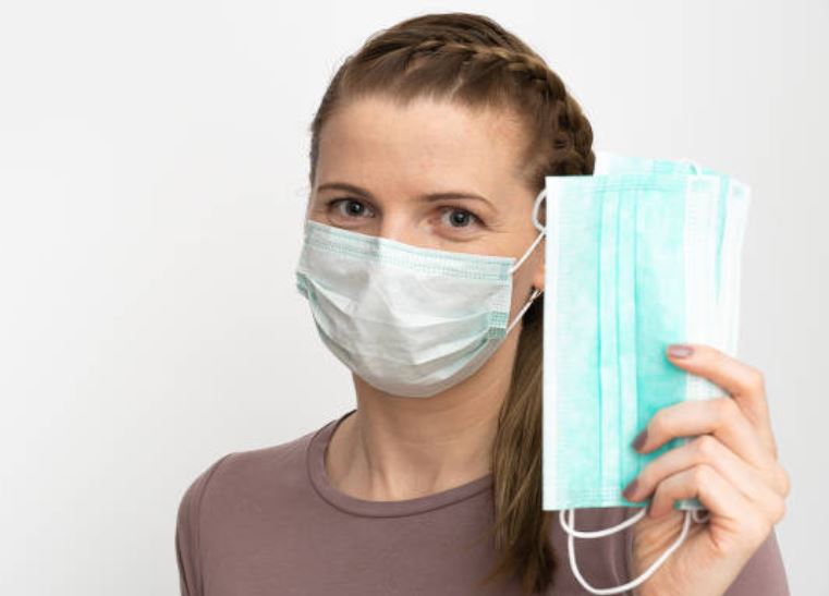 Francia: &iexcl;Adi&oacute;s a las mascarillas en interiores!