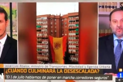 &iexcl;Vean el 'rojigualdo' cabreo de &Aacute;balos con el izado de un bander&oacute;n de Espa&ntilde;a en el barrio madrile&ntilde;o de El Pilar!