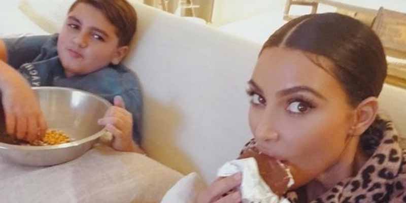 Kim Kardashian atraganta de chuches a su sobrino y se expone a la ira de Kourtney